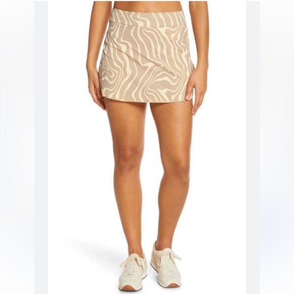 Outdoor Voices Dresses & Skirts - Outdoor voices pampas tan/beige and pastel yellow print swirl exercise skort S